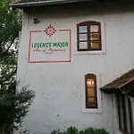 Lesence Major