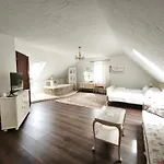 Lesence Major Bed & Breakfast