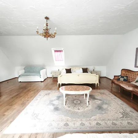 Lesence Major Bed & Breakfast 3*