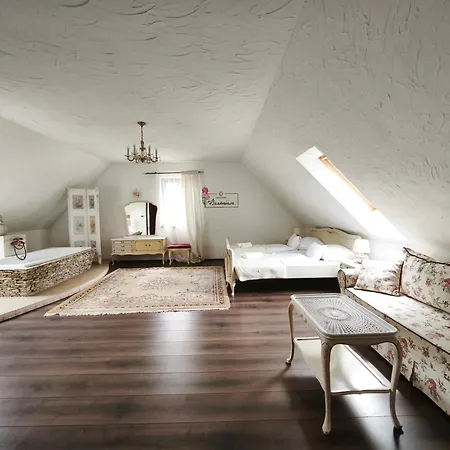 Lesence Major Bed & Breakfast Lesencetomaj